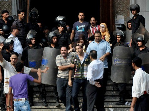 Egyptian Forces Storm Mosque Occupied by Morsi Supporters